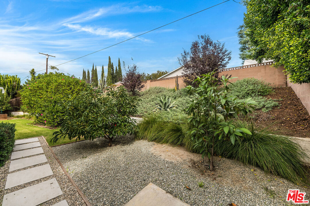 11889 Tiara St