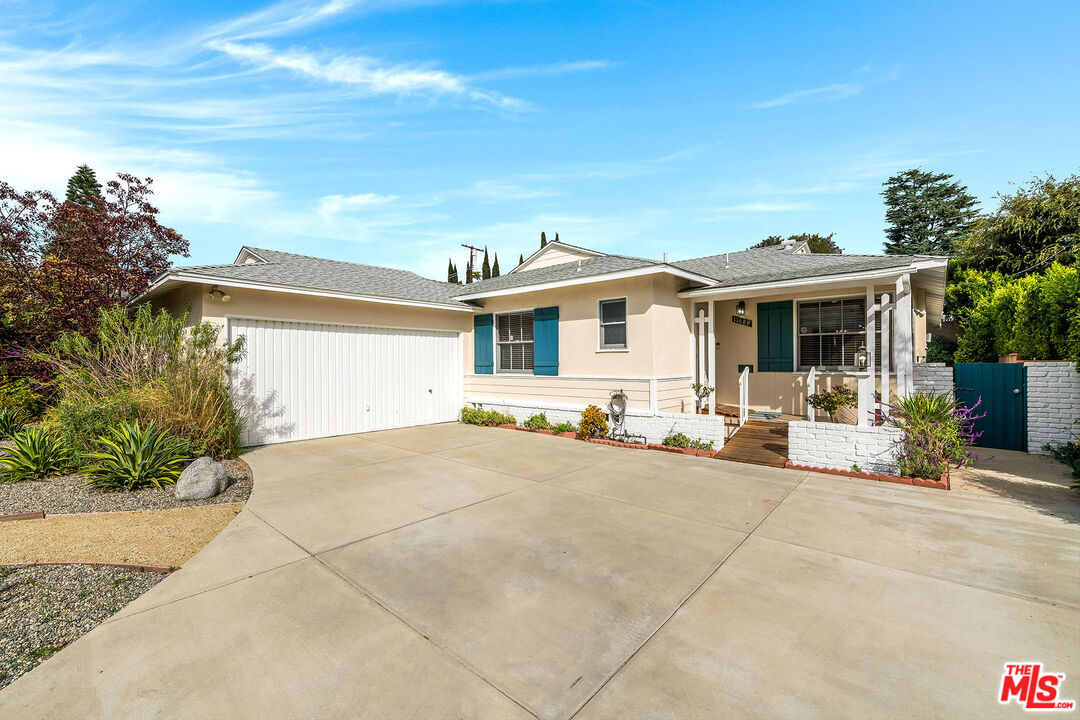 11889 Tiara St