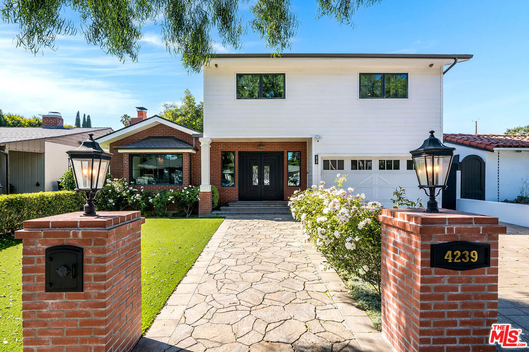 4239 W Mcfarlane Ave