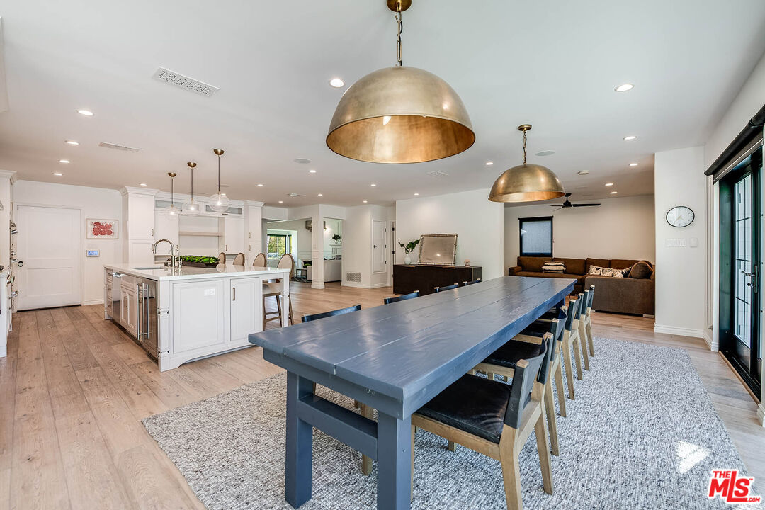 4239 W Mcfarlane Ave