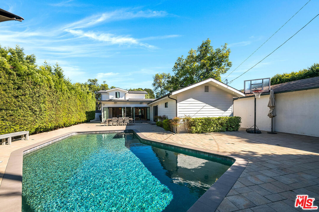 4239 W Mcfarlane Ave