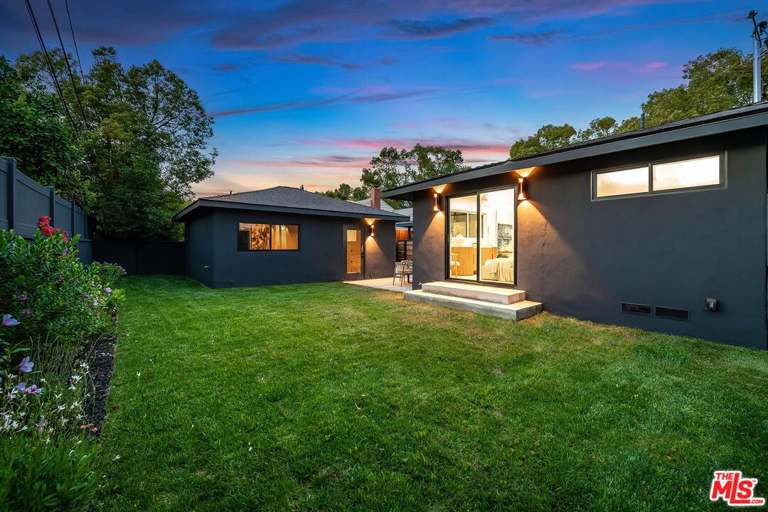 533 N Catalina St