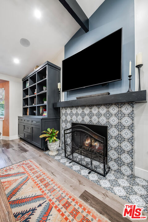 4635 Bellflower Ave