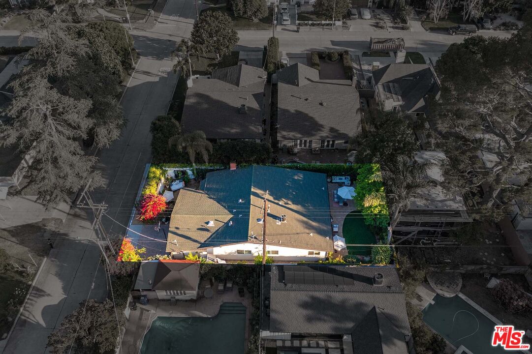 4635 Bellflower Ave