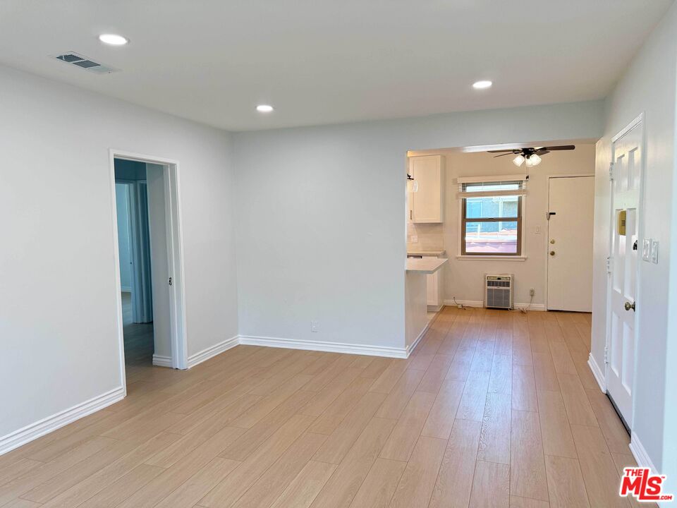 4125 W Toluca Lake Ave