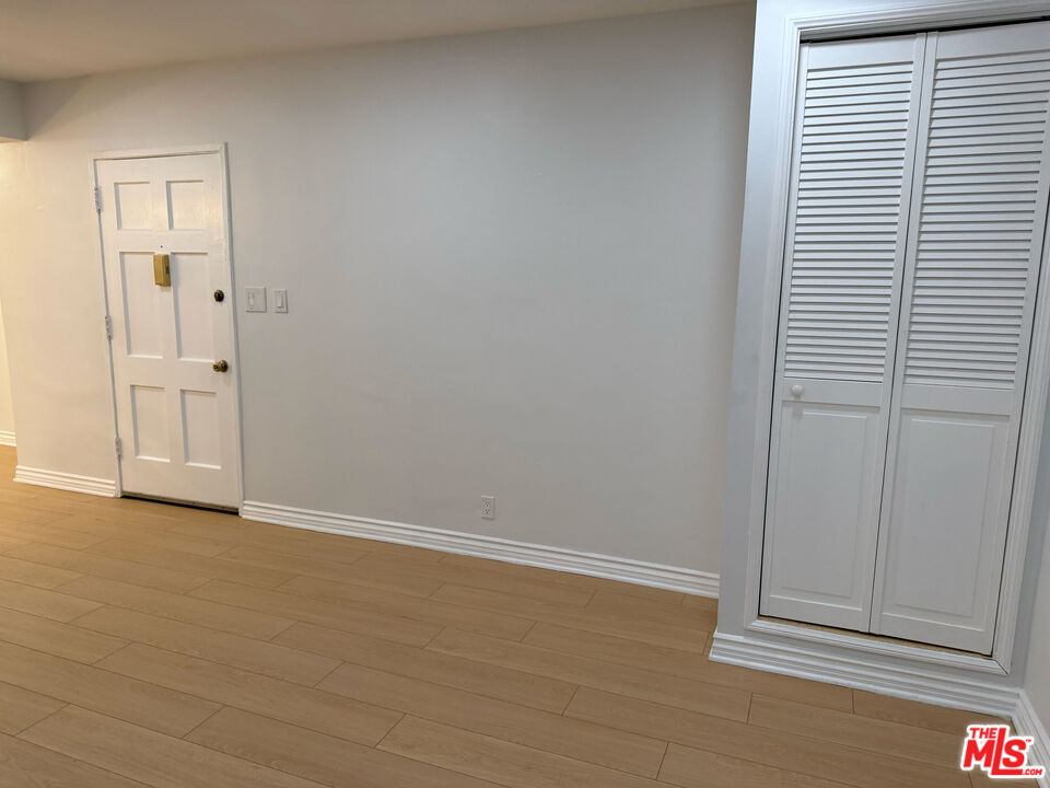 4125 W Toluca Lake Ave