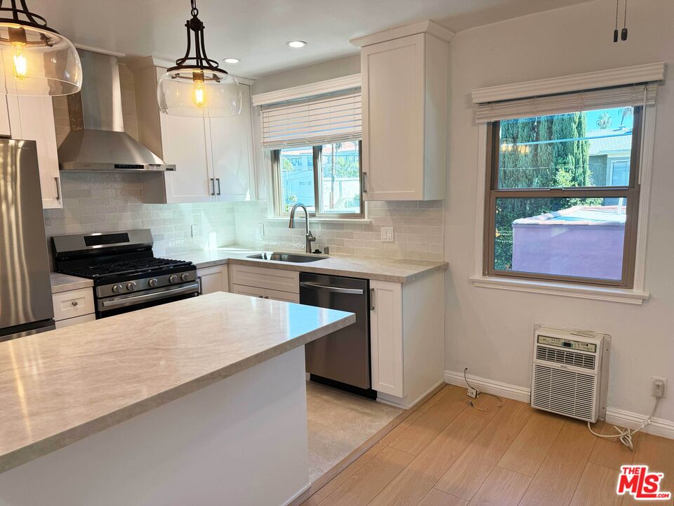 4125 W Toluca Lake Ave