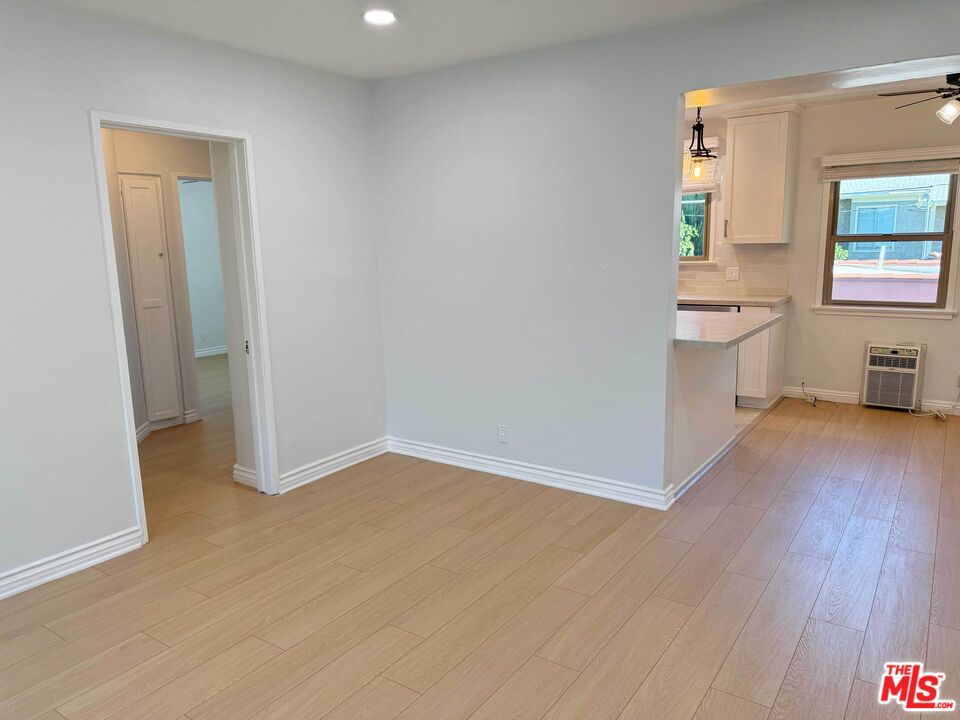 4125 W Toluca Lake Ave