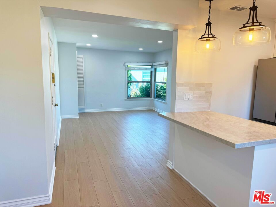 4125 W Toluca Lake Ave