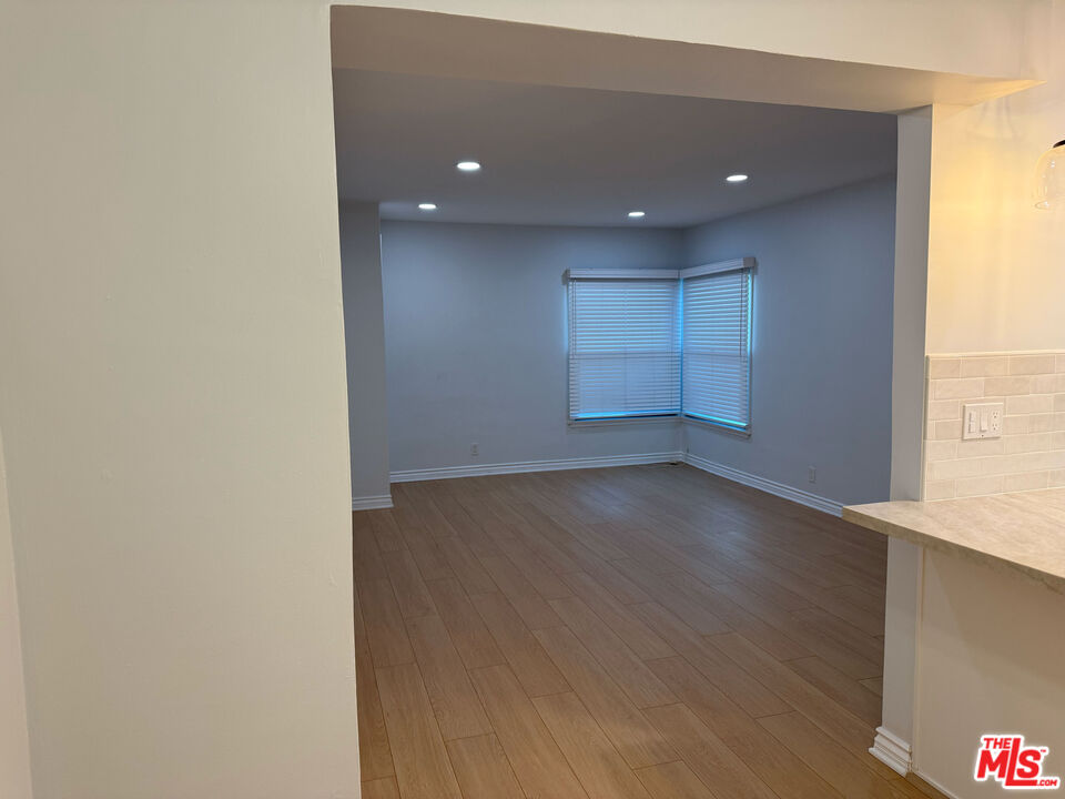 4125 W Toluca Lake Ave