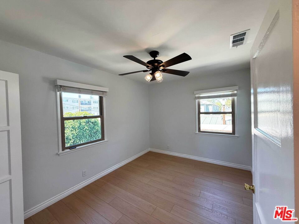 4125 W Toluca Lake Ave