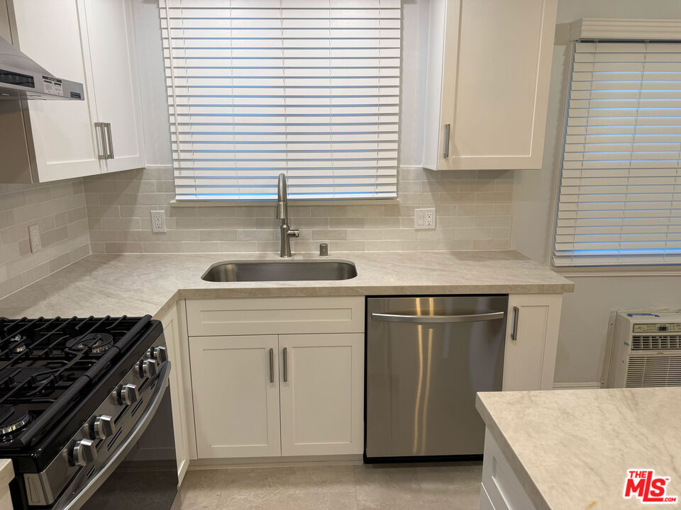 4125 W Toluca Lake Ave