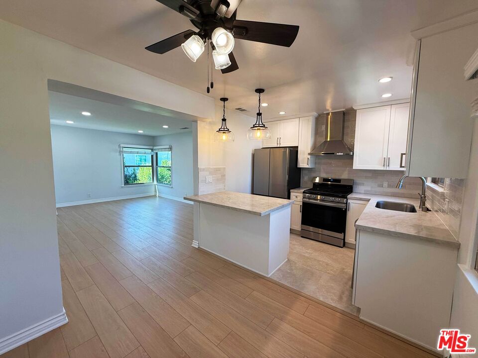 4125 W Toluca Lake Ave