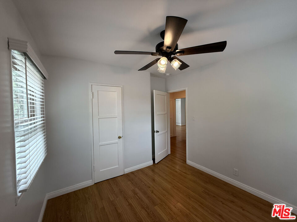 4123 W Toluca Lake Ave