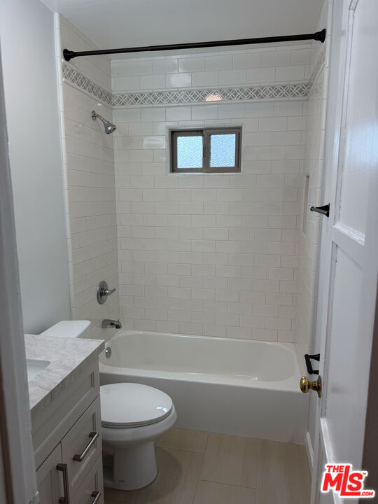 4123 W Toluca Lake Ave