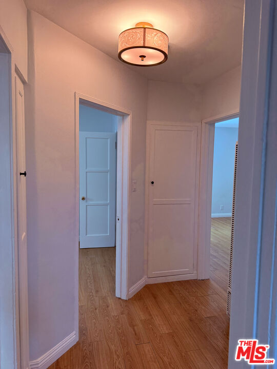 4123 W Toluca Lake Ave