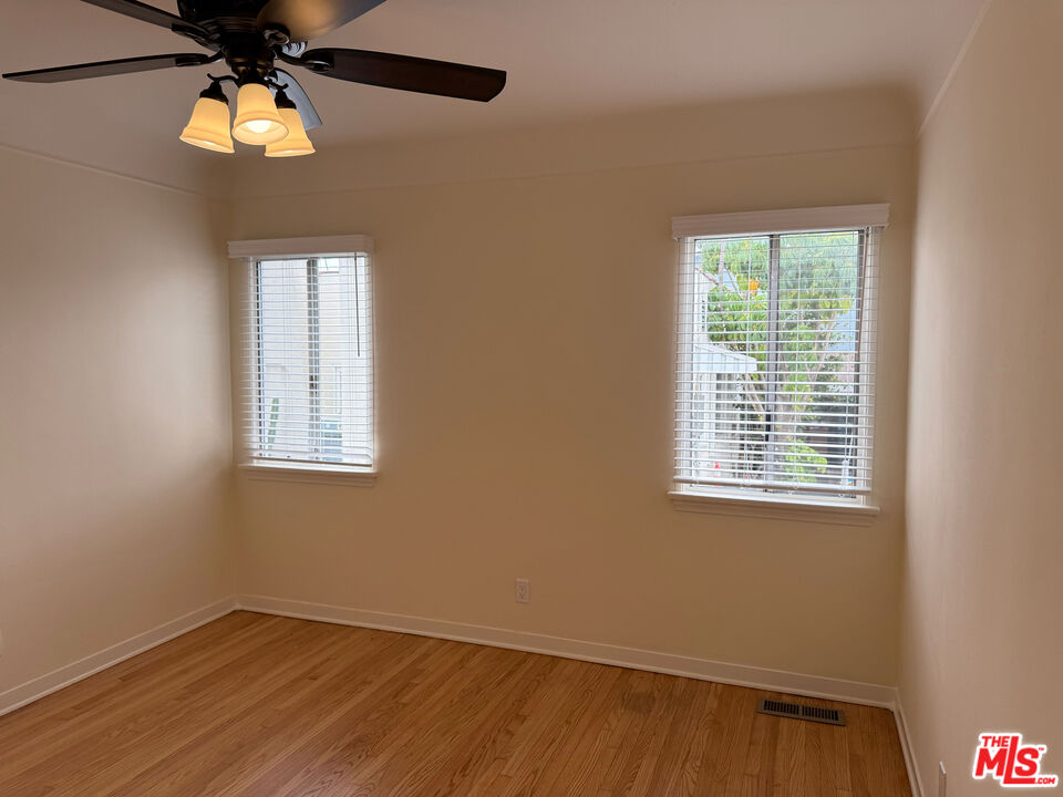 617 W Glenoaks Blvd