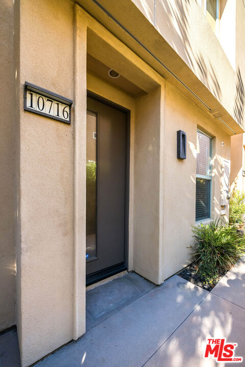 10716 Toluca Ct