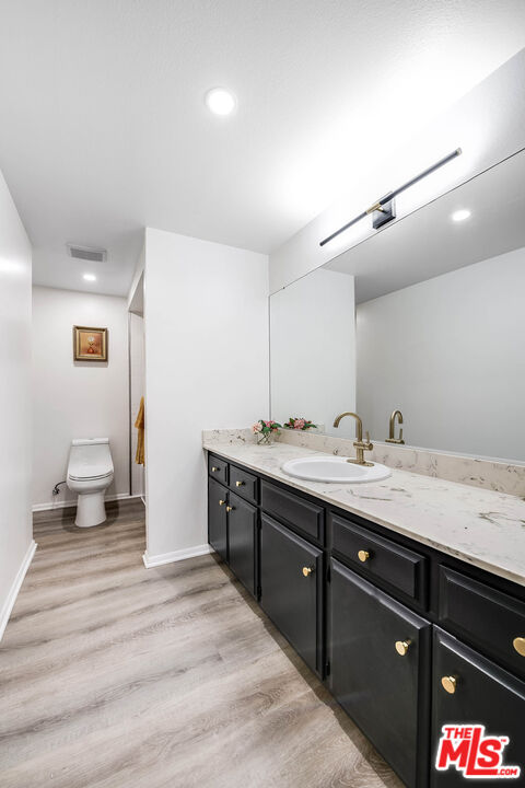 4231 W Sarah St