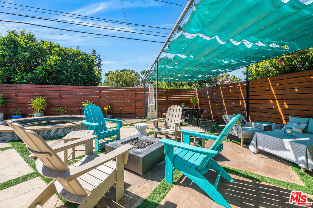 1115 N Screenland Dr