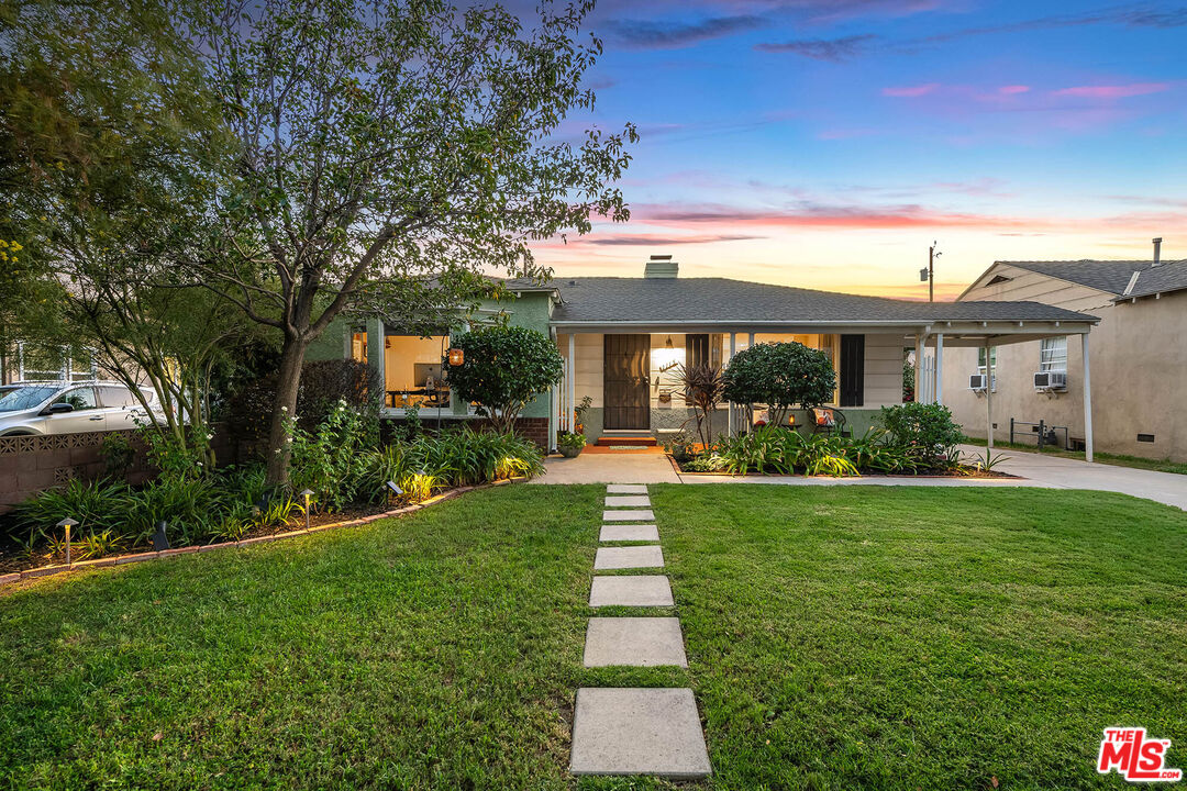 1115 N Screenland Dr