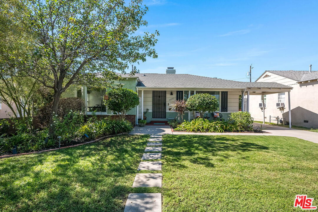 1115 N Screenland Dr