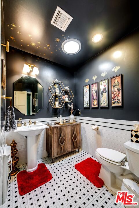 1115 N Screenland Dr