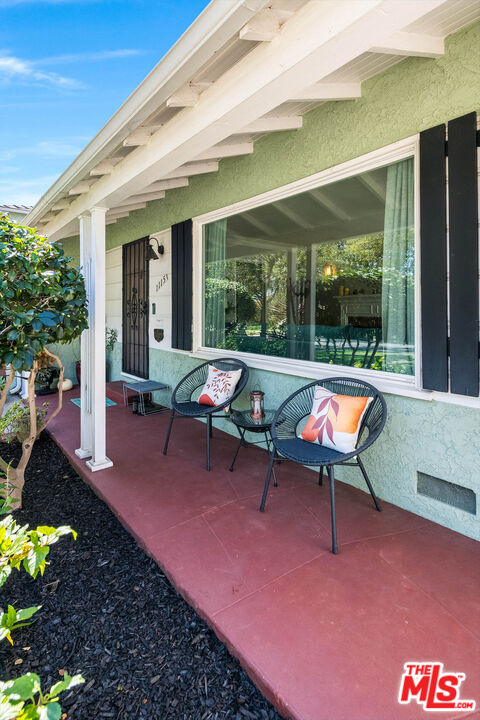 1115 N Screenland Dr