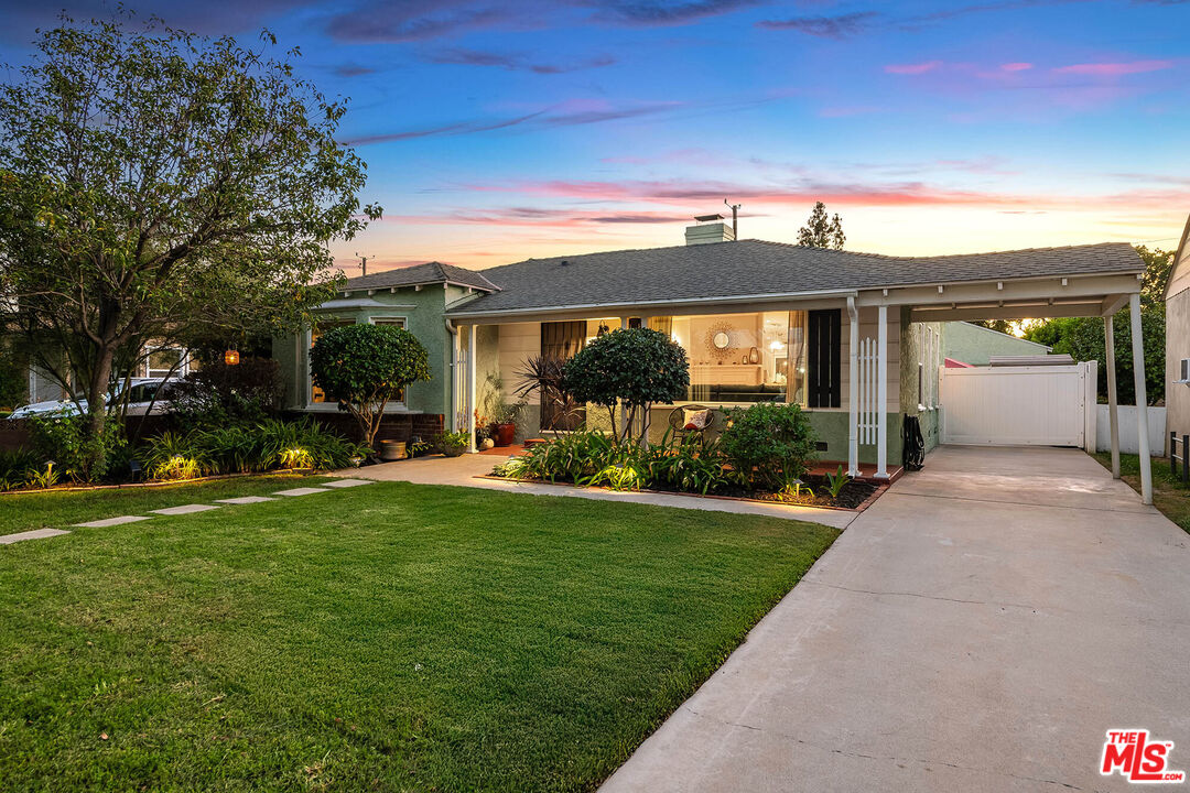 1115 N Screenland Dr