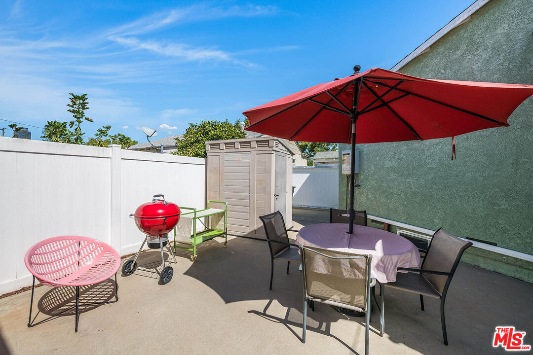 1115 N Screenland Dr