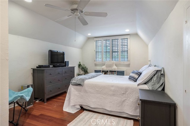 410 Cornell DR