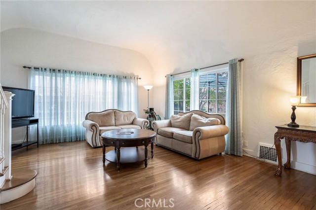 410 Cornell DR