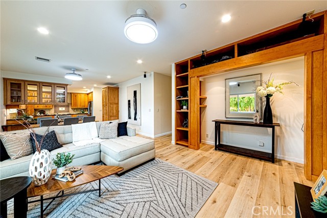 351 S Reese PL