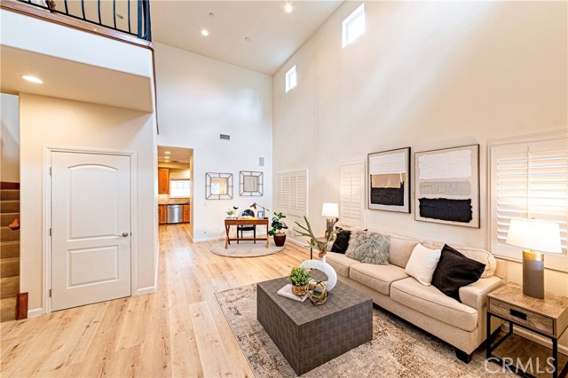 351 S Reese PL