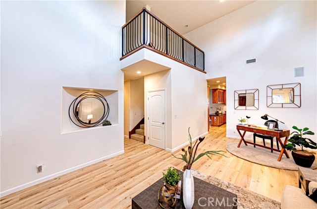 351 S Reese PL