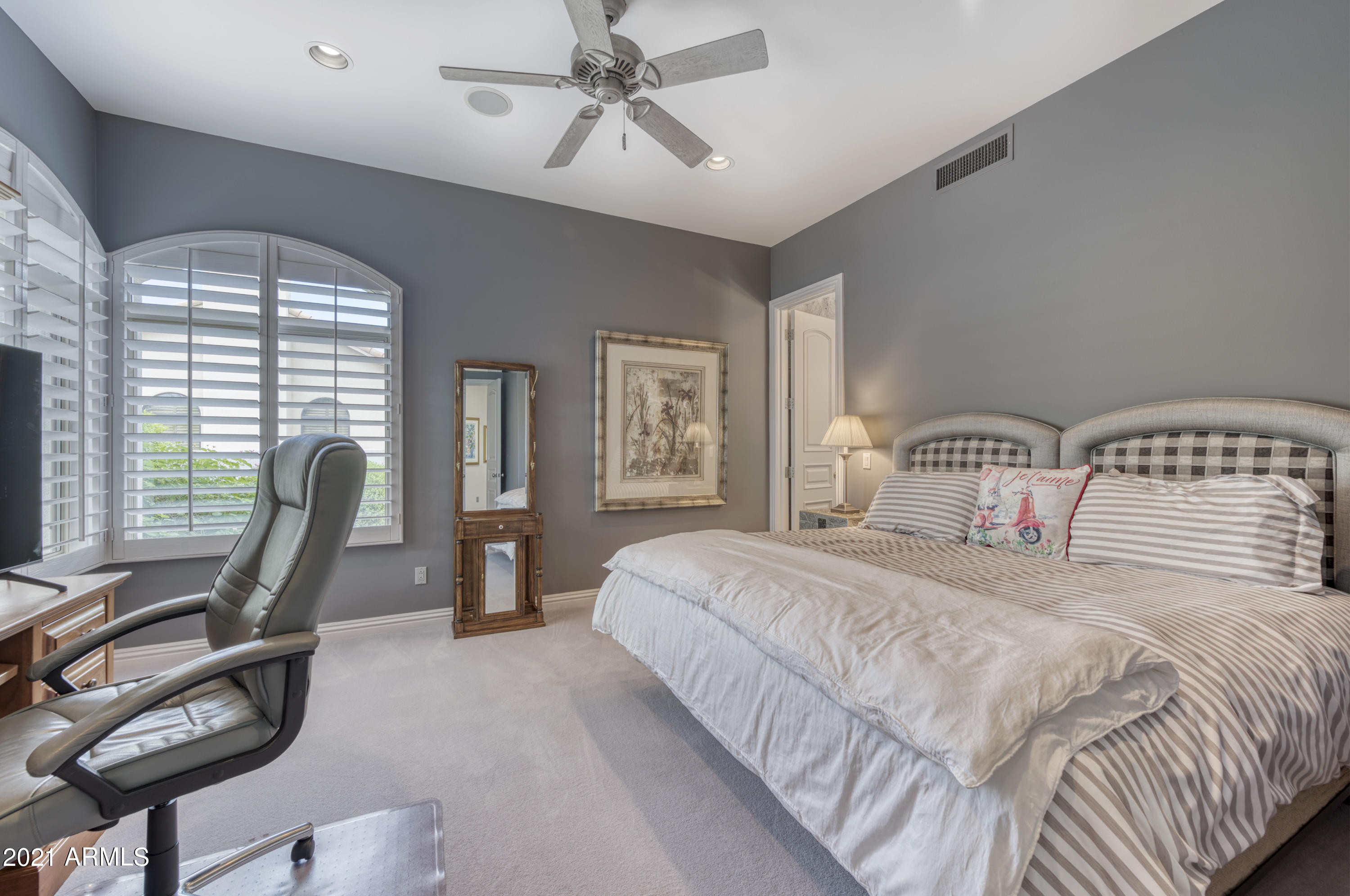 8350 E VIA DEL SOL Drive