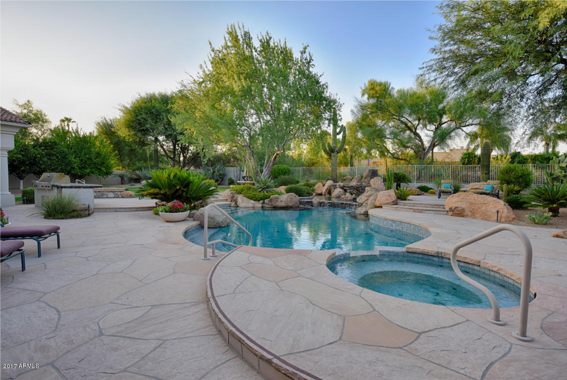 8350 E VIA DEL SOL Drive
