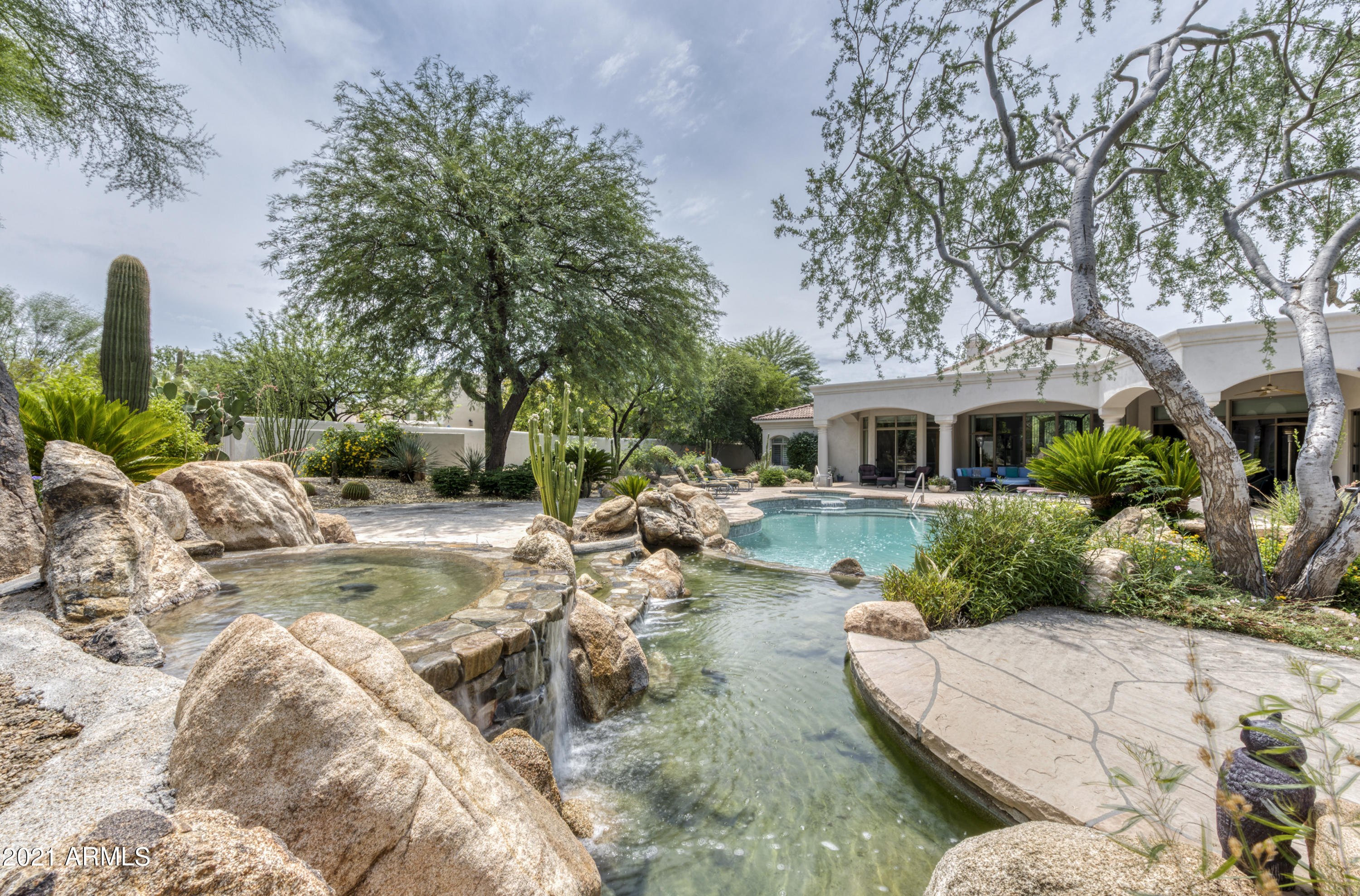 8350 E VIA DEL SOL Drive