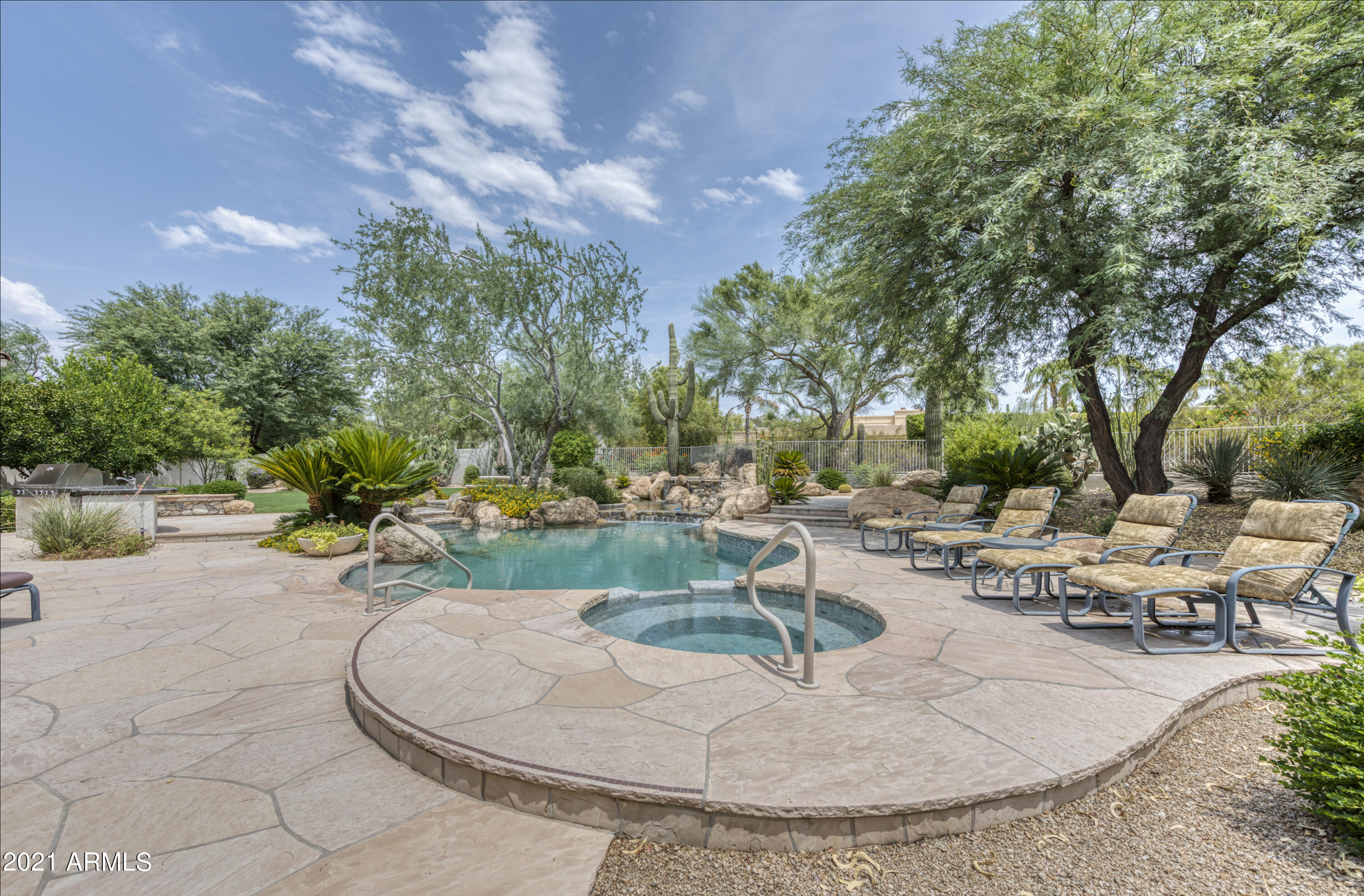 8350 E VIA DEL SOL Drive