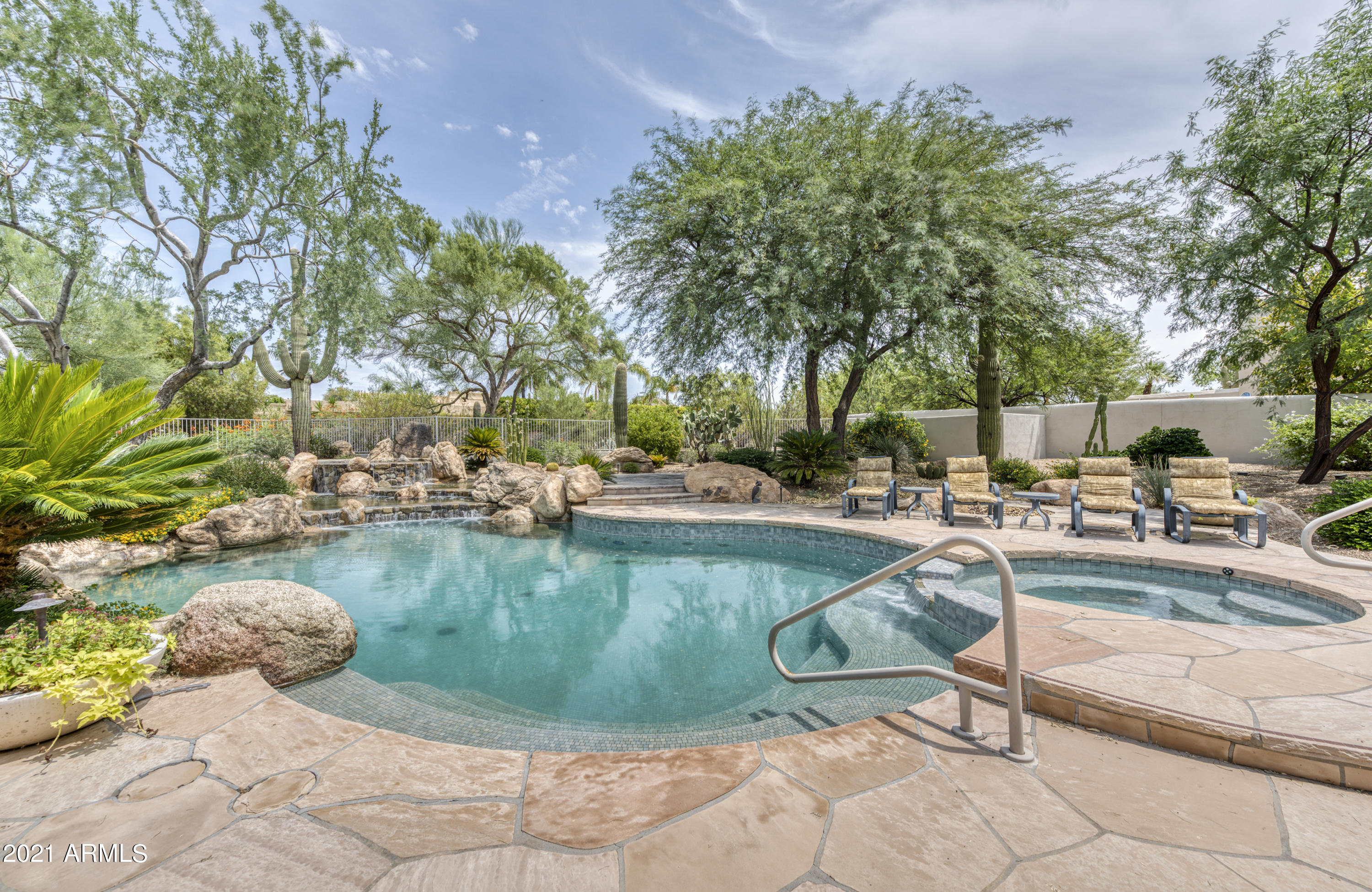 8350 E VIA DEL SOL Drive