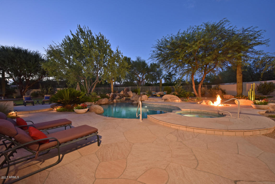 8350 E VIA DEL SOL Drive