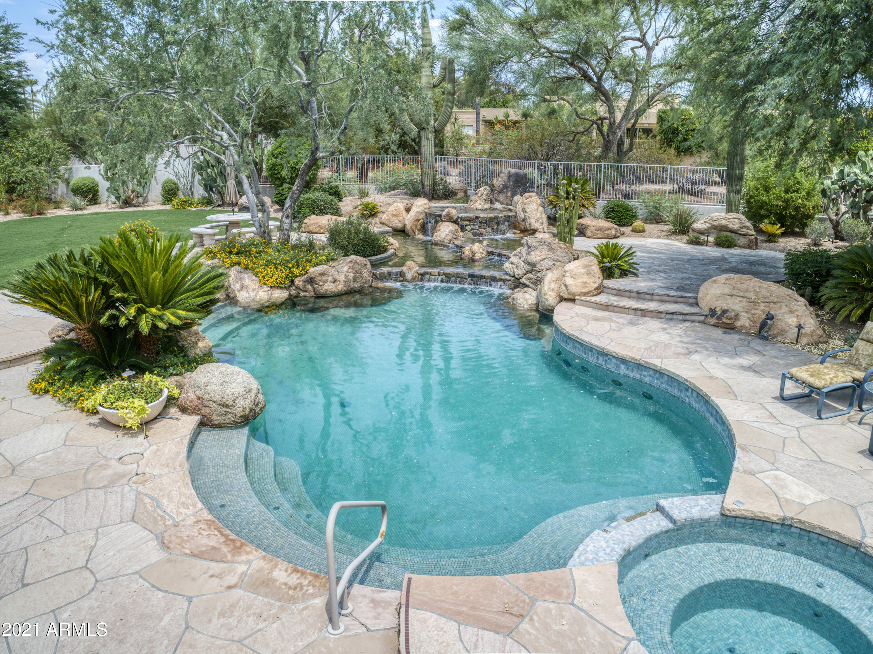 8350 E VIA DEL SOL Drive