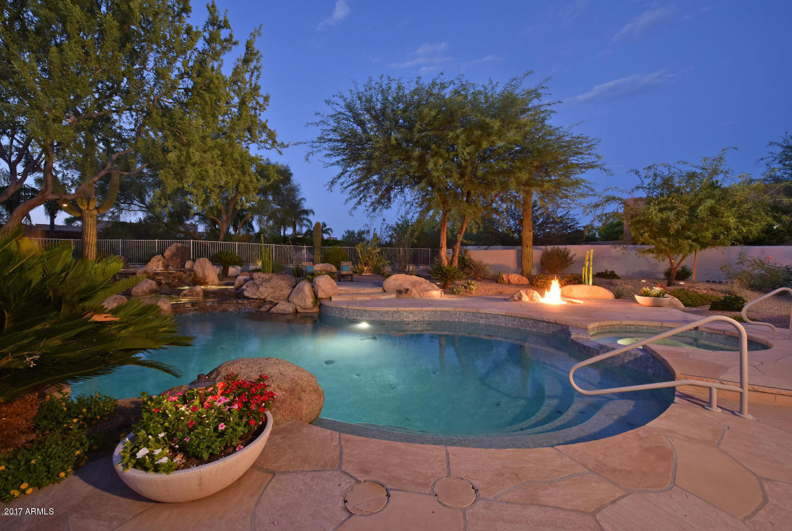 8350 E VIA DEL SOL Drive