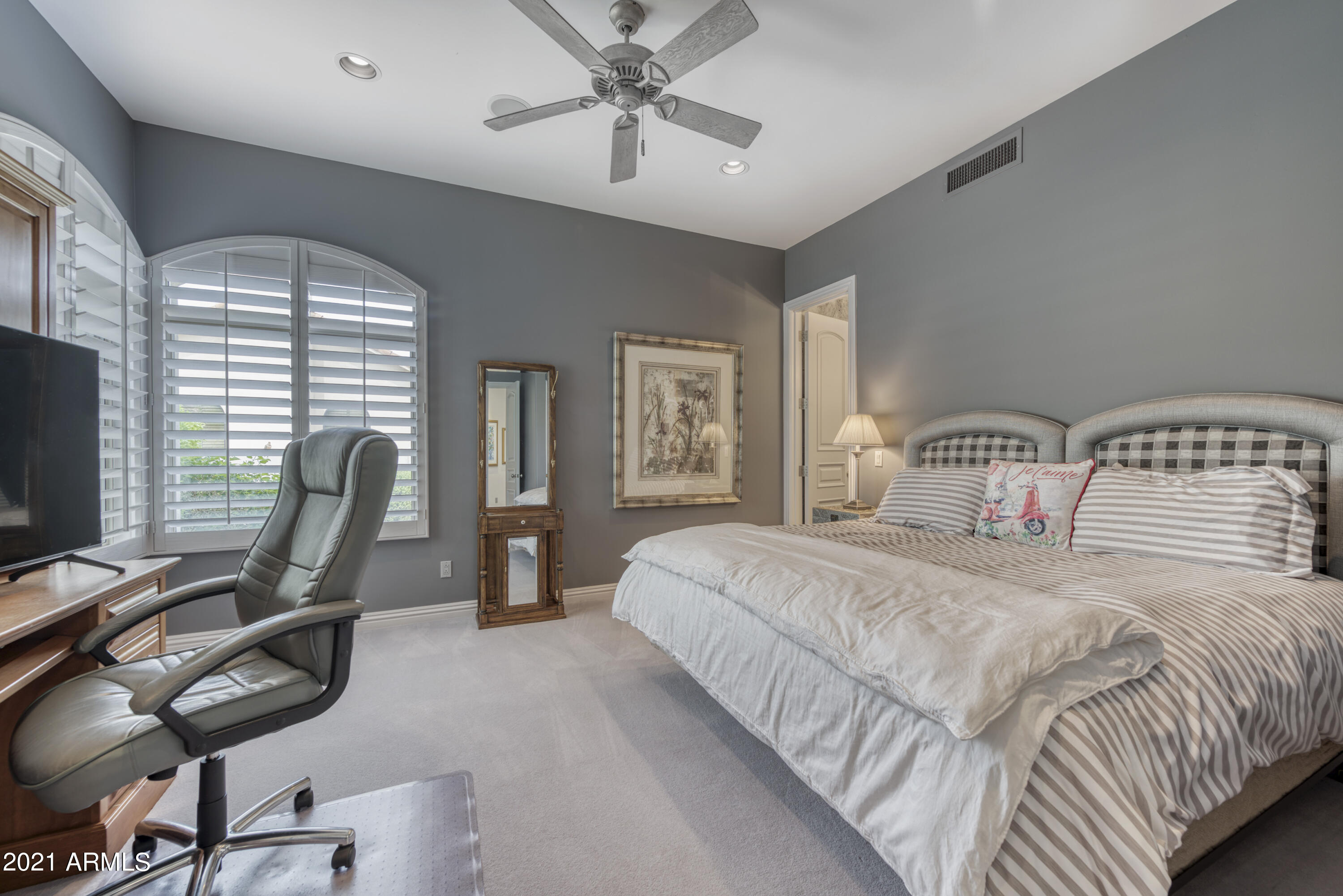 8350 E VIA DEL SOL Drive