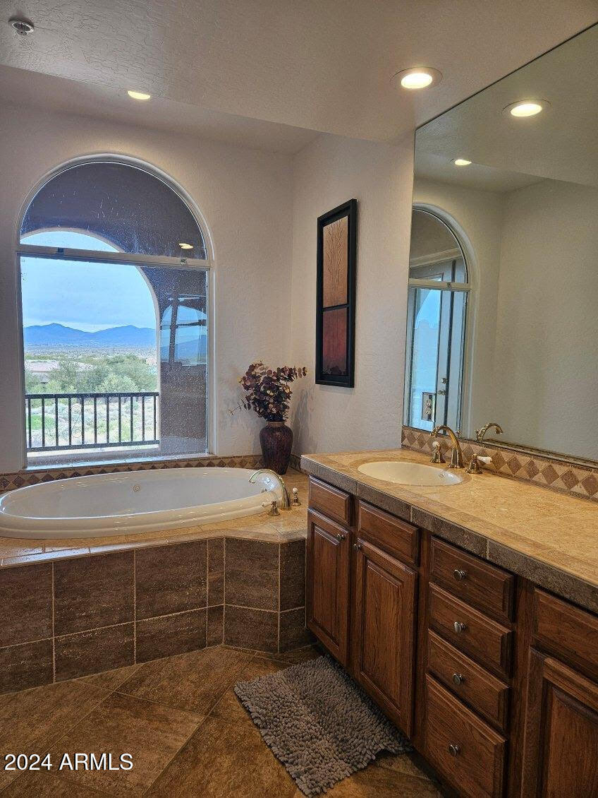 28990 N WHITE FEATHER Lane 150