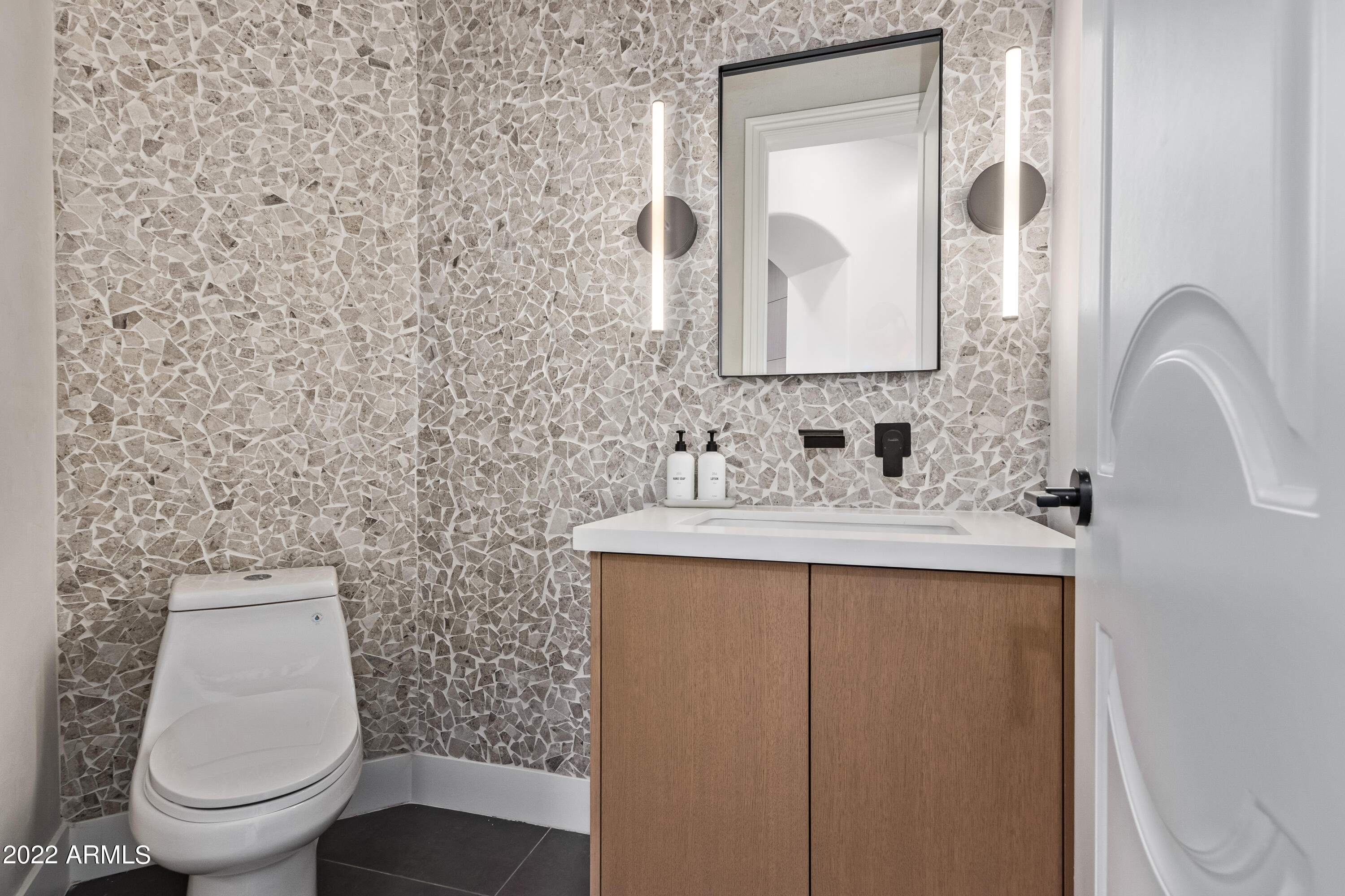 5316 E ROYAL VIEW Drive S