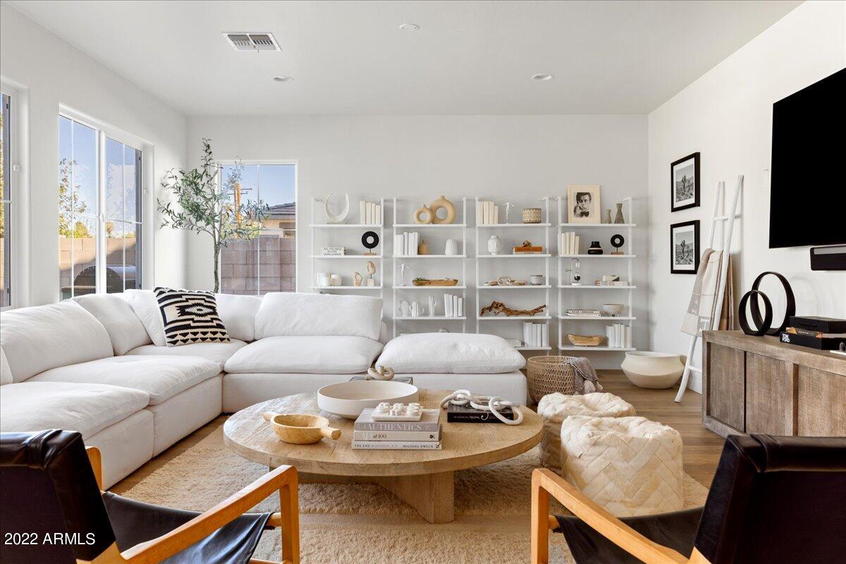 4026 E CAMPUS Drive