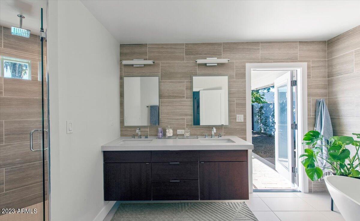4535 E CALLE TUBERIA --