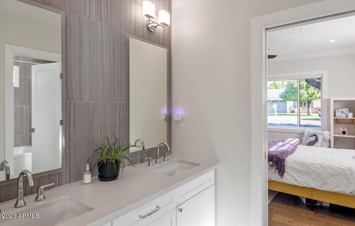 4535 E CALLE TUBERIA --