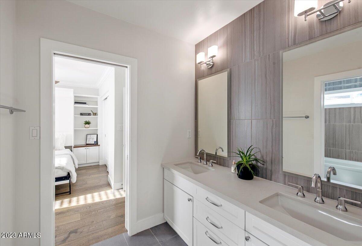 4535 E CALLE TUBERIA --